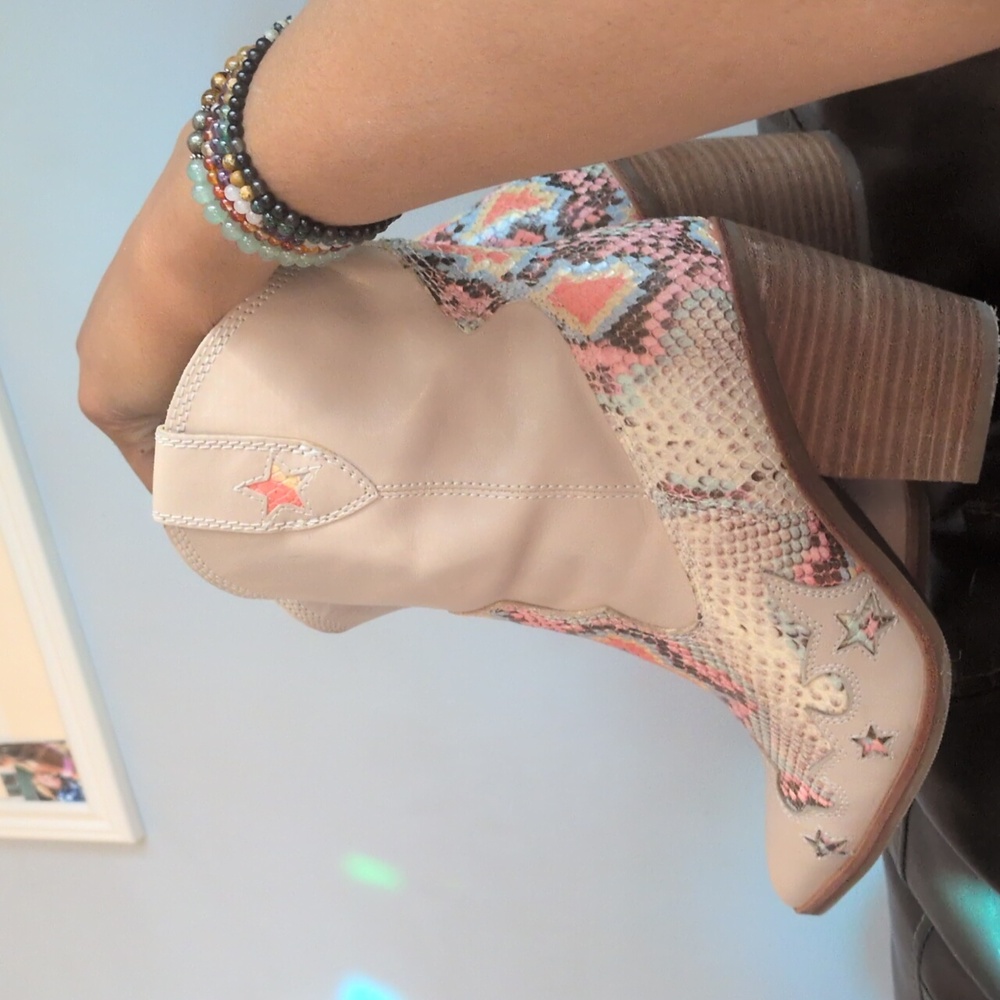 Aldo x Tezza The Runway Cowboy Boot Women's Size 8.5 Snake Pattern Pointed Toe